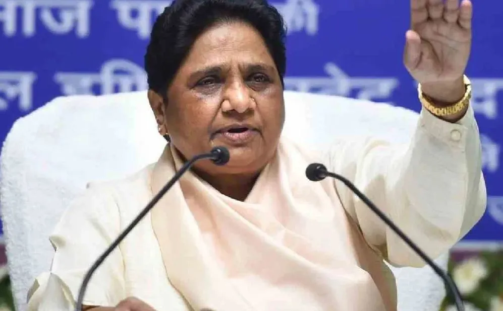 फतेहपुर की घटना के दोषियों के खिलाफ सख्त कार्रवाई करे सरकार: मायावती 