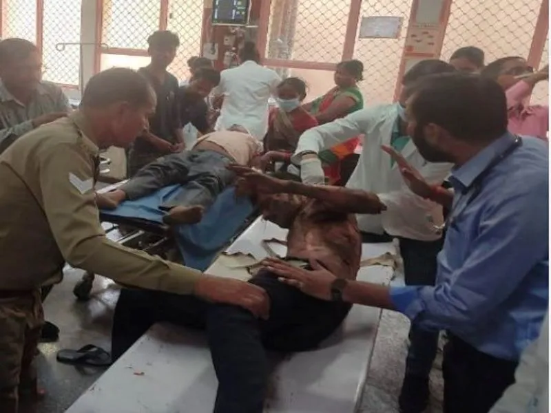 मुख्यमंत्री आवास के पास युवक ने खुद को किया आग के हवाले, अस्पताल में भर्ती 