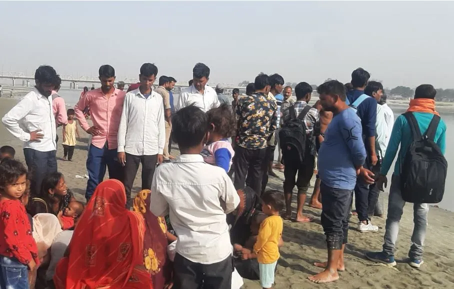 बदायूं: कछला घाट पर गंगा स्नान करते समय दो डूबे, मामा की मौत, भांजा लापता