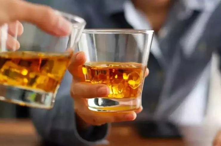 शराब पीने वाले हो जाएं सावधान, इन अंगों को पहुंचा सकती है नुकसान