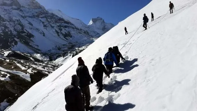 Kedartal Trek: भारी बर्फबारी से तय नहीं कर सके 200 मीटर की दूरी, वापस लौटे महाराष्ट्र के Treker