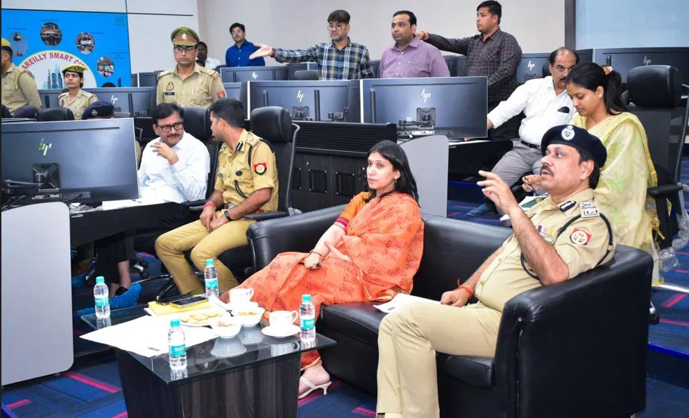 हेलमेट और सीट बेल्ट नहीं लगाने वालों के चालान करें- मंडलायुक्त