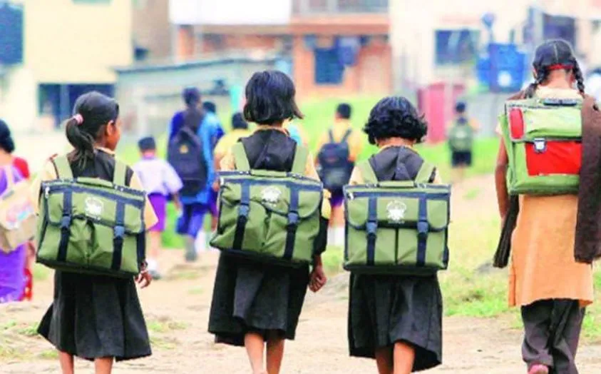 बरेली: स्कूल चलो अभियान का असर, अब तक 30 हजार से अधिक नामांकन