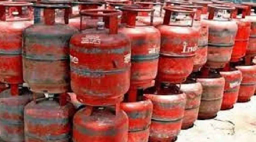 बीते नौ साल में देश में दिए गए 17 करोड़ नए एलपीजी कनेक्शन, उपभोक्ताओं की संख्या हुई दोगुनी 