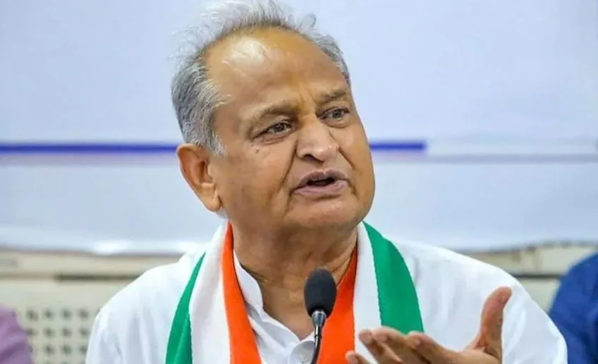 भाजपा की प्राथमिकता चुनाव लड़ना है शासन करना नहीं: गहलोत 