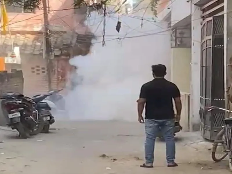  प्रयागराज : अतीक के वकील दयाशंकर का आरोप, कहा- बम मारकर की जा रही डराने की कोशिश