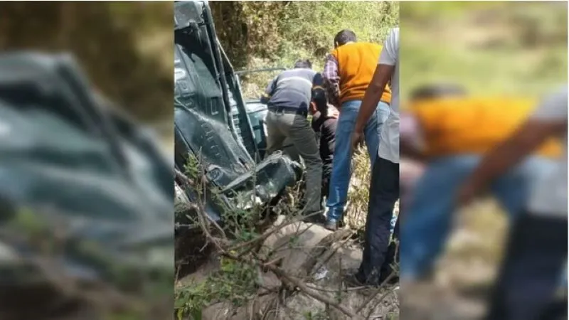 उत्तरकाशी: वन विभाग का वाहन पलटने से वन क्षेत्राधिकारी की मौत और दो घायल 