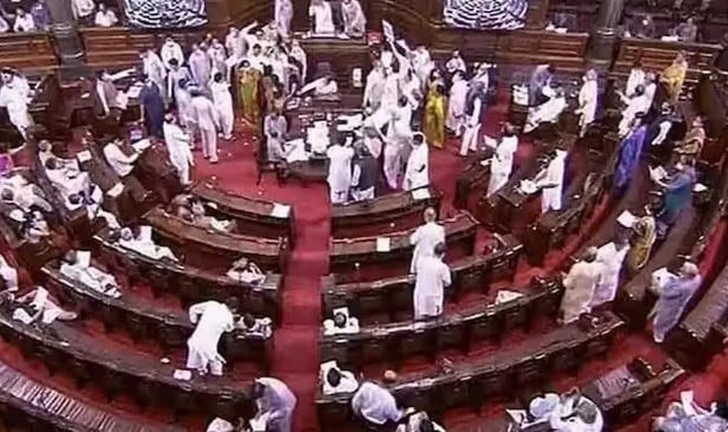 विपक्ष के हंगामे के बीच राज्यसभा ने प्रतिस्पर्धा संशोधन विधेयक को बिना चर्चा दी मंजूरी
