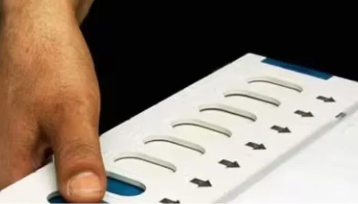 UP Nikay Chunav 2023 : साढ़े दस लाख महिला वोटरों पर सभी दलों की नजर, प्रत्याशी की लिखेंगे चुनावी तकदीर