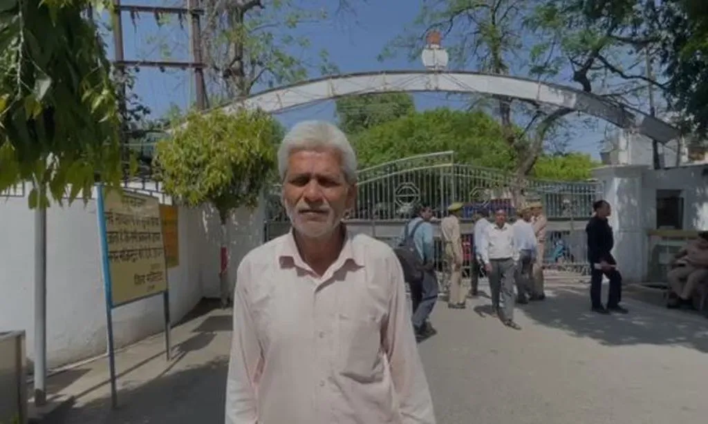 बरेली: भतीजे पर फर्जी बैनामा कराने का आरोप, डीएम से की शिकायत