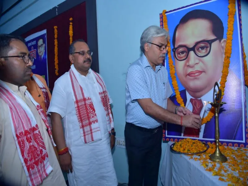 हिंदू समाज से छुआछूत दूर होनी चाहिए : दिलीप कुमार