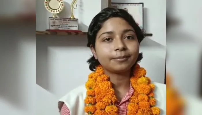 UP Board Result 2023: हाईस्कूल में दिव्यांशी आठवें स्थान पर, महिलाओं के उत्थान के लिए सिविल सेवा में जाना चाहती 