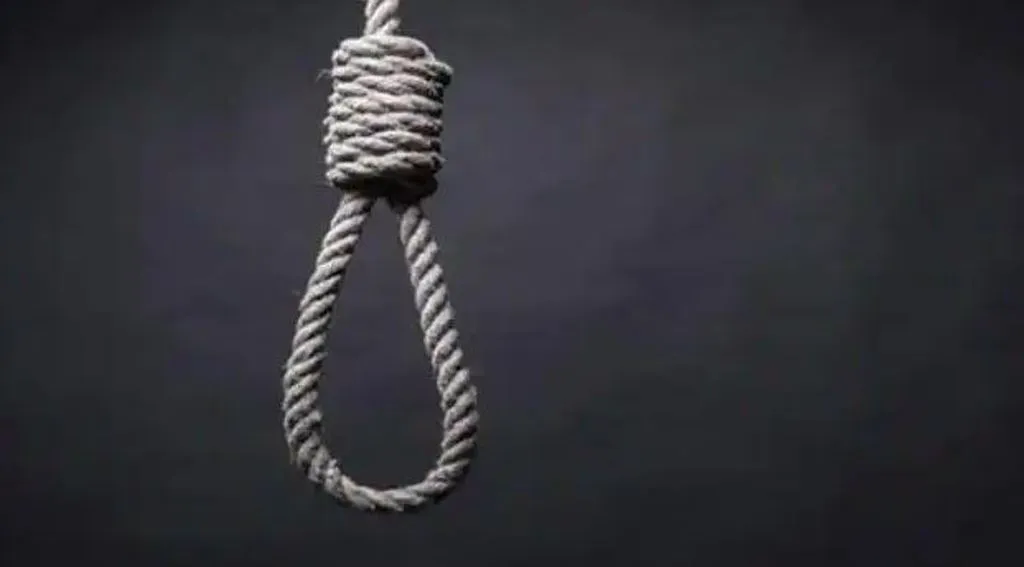 छत्तीसगढ़ : दंपति और नाबालिग बेटी के शव बरामद, आत्महत्या की आशंका 