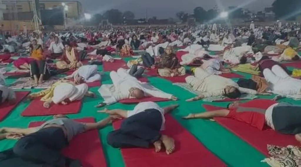 कासगंज: भगवान वराह की धरा पर बही योग की गंगा, हजारों ने लगाई सेहत की डुबकी