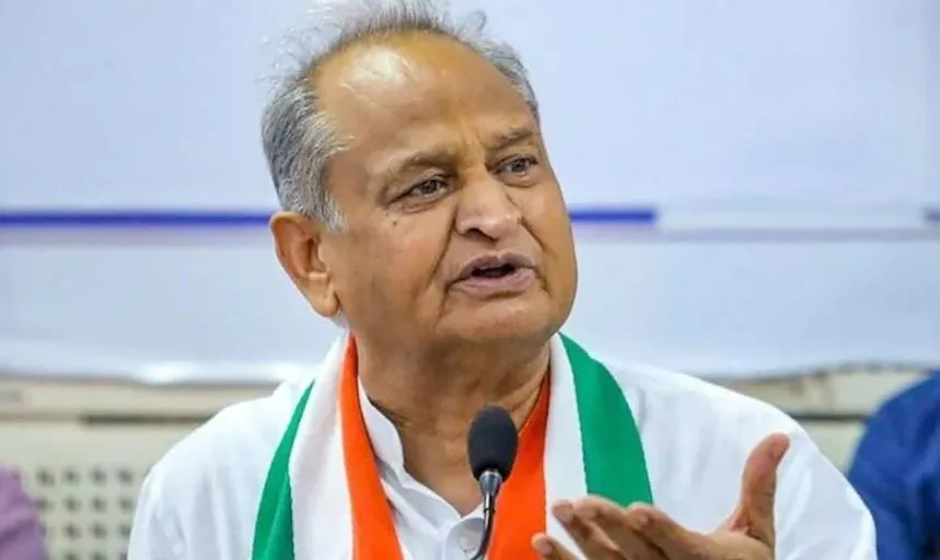 जयपुर सीरियल बम विस्फोट मामले की जांच में लापरवाही बरतने वालों के खिलाफ कड़ी कार्रवाई होगी: गहलोत 