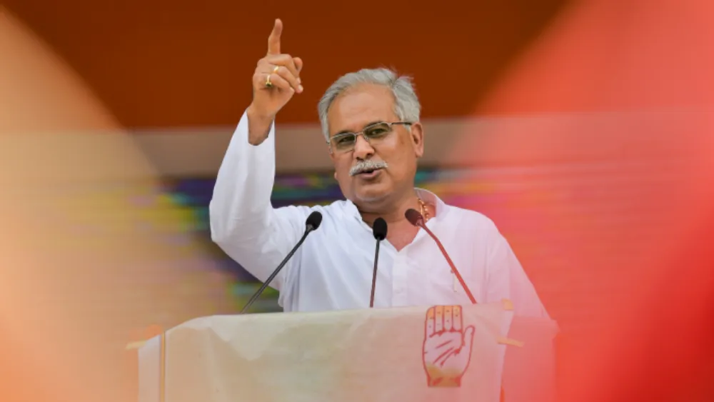 CM बघेल भूपेश ने की राजभवन की भूमिका की समीक्षा की मांग