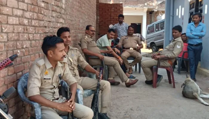 Atiq Ahmed Murder : शूटर सनी के परिजनों की सुरक्षा में इतने पुलिसकर्मियों की तैनाती,  चर्चाओं का बाजार गर्म...