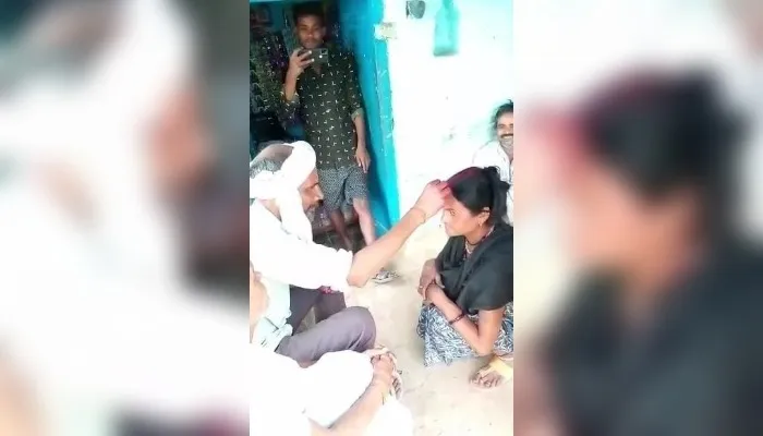 हमीरपुर की इस शादी को देखते रह गए लोग, किन्नर की मांग में भरा सिंदूर, हाथ पकड़कर मिट्टी के खंभे के लगाए फेरे