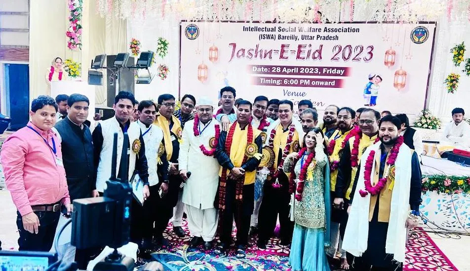 बरेली: जश्न-ए-ईद में दिया अमन और भाईचारे का संदेश, बॉलीवुड सिंगर जुनैद साबरी ने सुनाईं गजलें