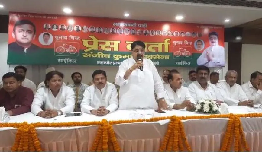 बरेली: गड्ढा युक्त नहीं गड्ढा मुक्त होगा शहर- संजीव सक्सेना