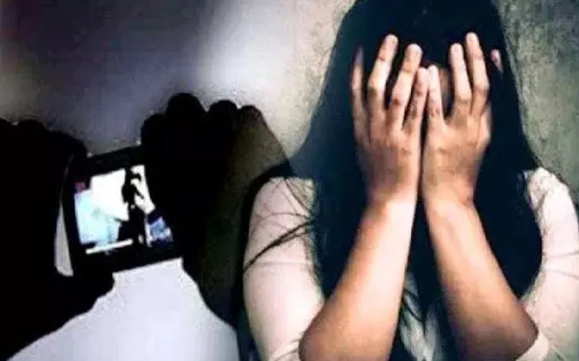 बरेली: महिला के साथ रिश्तेदार ने किया दुष्कर्म, बनाई वीडियो...अब कर रहा ब्लैकमेल