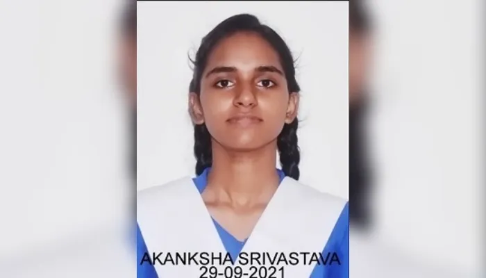 CBSE Board 12th Result 2023 : Banda की आकांक्षा श्रीवास्तव ने 97.4 प्रतिशत अंक लाकर जिले में किया टॉप