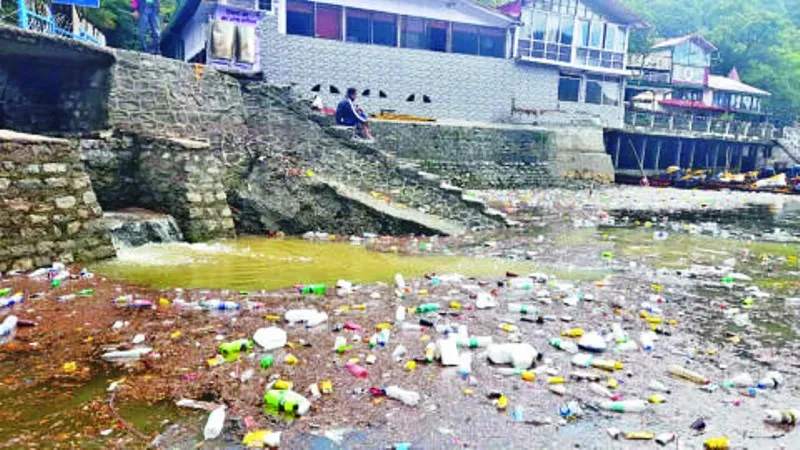 नैनीताल: नैनीझील में पसरी गंदगी का न्यायमूर्ति ने लिया संज्ञान, बुधवार को एसडीएम, ईओ और कोतवाल को देना होगा जवाब