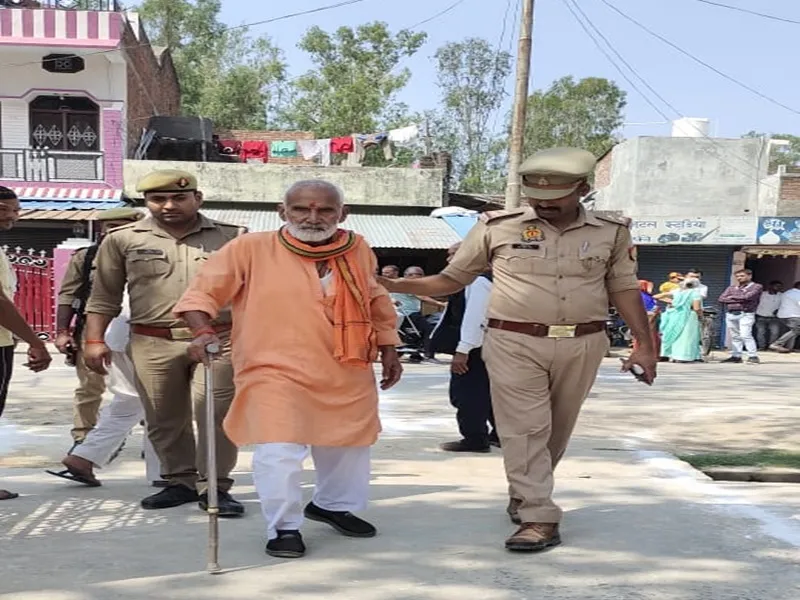 रायबरेली: मतदान के दौरान गड़बड़ी करने वाले भुगतेंगे गंभीर परिणाम, अधिकारियों ने दिखाए तेवर
