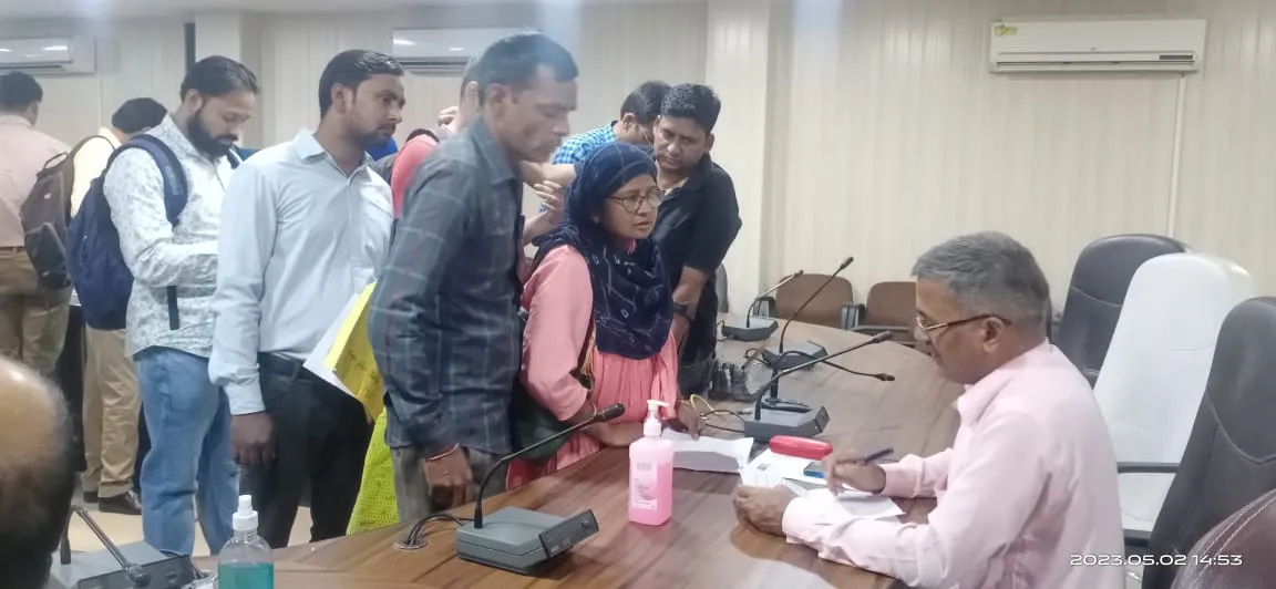 बरेली : चुनाव ड्यूटी से करिए मुक्त, जाना है हनीमून पर