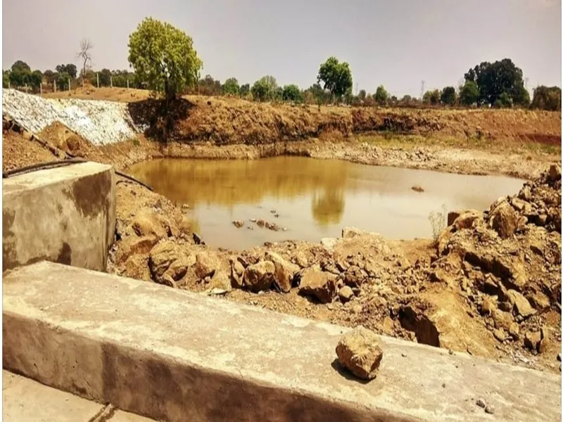 अयोध्या: गर्मी शुरू लेकिन अधूरे पड़े हैं अमृत सरोवर, बंद पड़ा है काम 