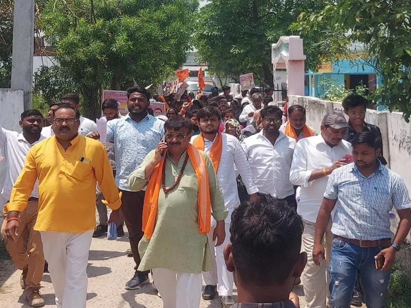 अयोध्या निकाय चुनाव 2023: जनसंपर्क के साथ विभिन्न वर्गों से सीधा संवाद कर रहे शरद बाबा