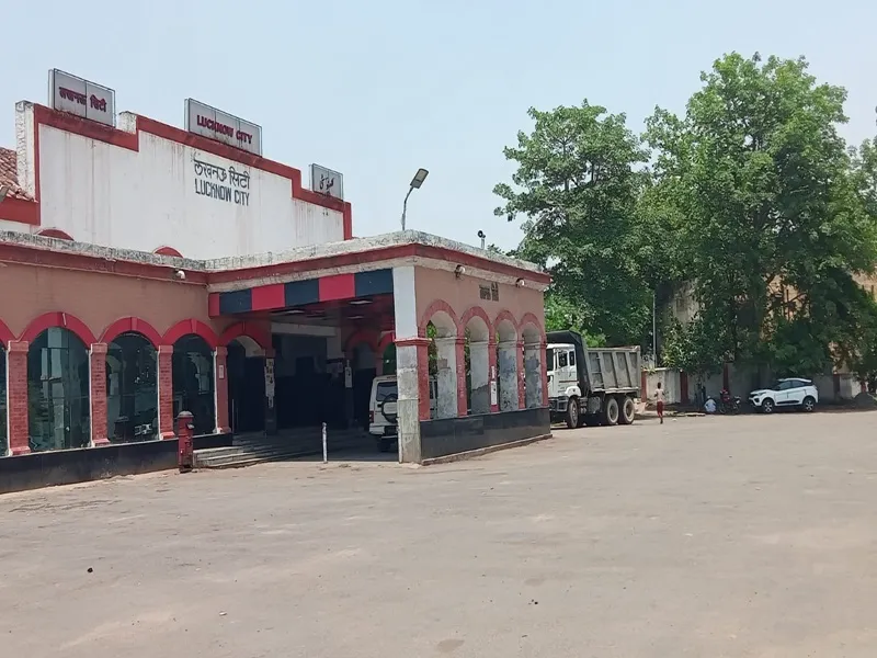 Railway News: बदहाल हालात में पूर्वोत्तर रेलवे का सिटी स्टेशन, सुविधाएं नदारद, समस्याओं का अंबार, देखें तस्वीरें