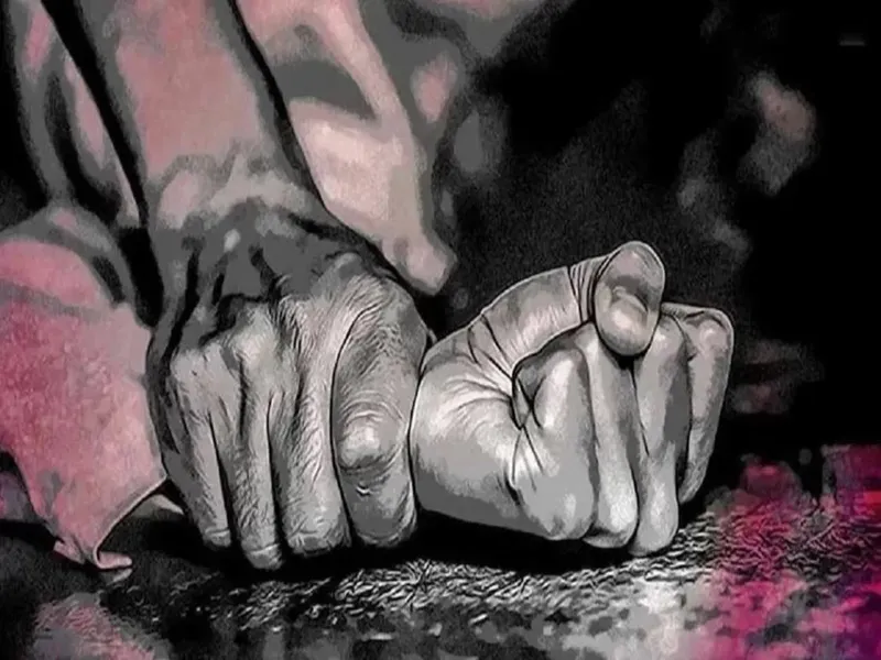 लखनऊ: घर में घुसकर किया दुष्कर्म का प्रयास, दांत से काटे महिला के होंठ, परिजनों का आरोप- 10 बकरियां भी लूट गये आरोपी  