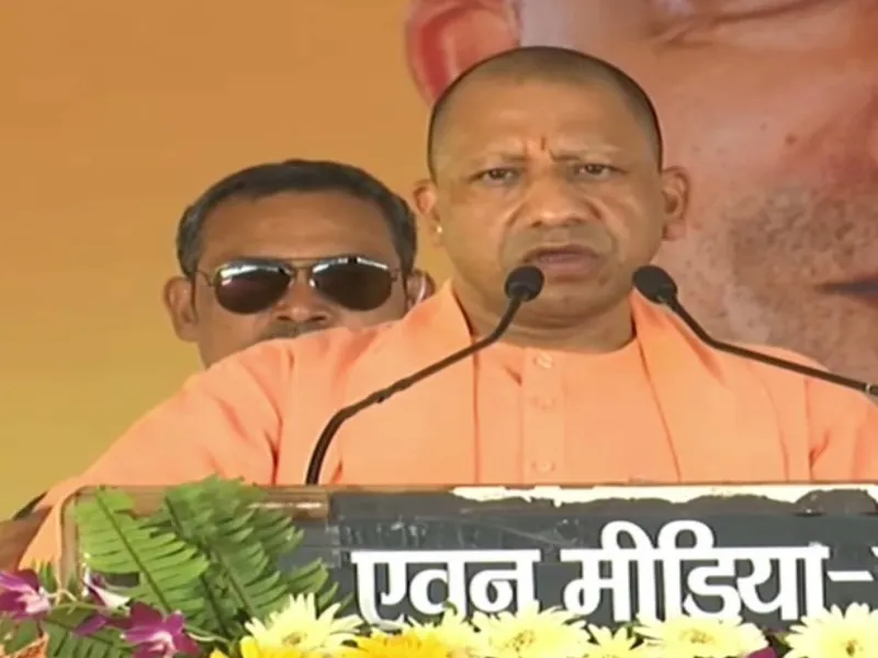 लखनऊ: क्रांतिकारी सुखदेव की जयंती पर CM योगी आदित्यनाथ ने दी श्रद्धांजलि 