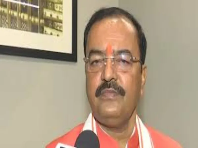 UP Nikay Chunav 2023 : प्रयागराज में डिप्टी सीएम केशव मौर्य और MLA सिद्धार्थ नाथ सिंह ने किया मतदान