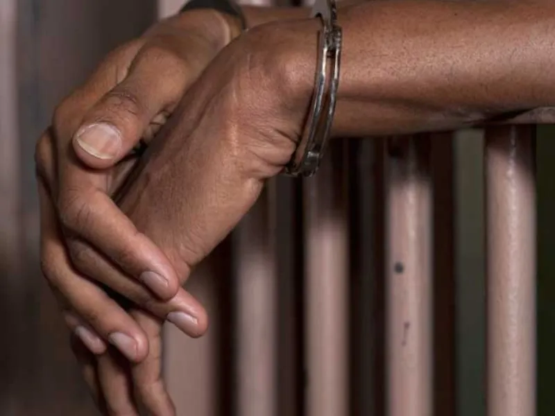 बलिया में नाबालिग किशोरी को बहला-फुसलाकर दुष्कर्म, आरोपी गिरफ्तार 