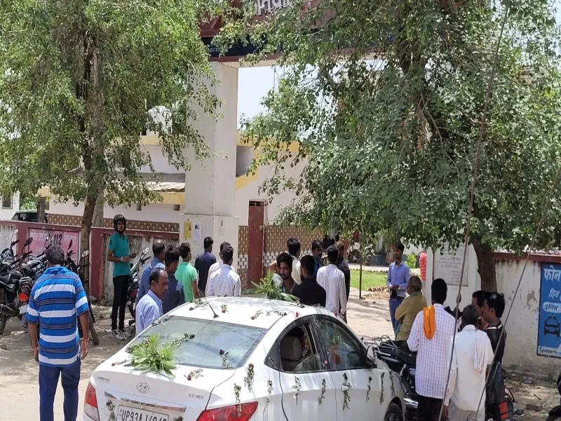 रायबरेली में विवाह का मंडप बना लड़ाई का मैदान , पुलिस की मौजूदगी में निभाई गई रस्में 