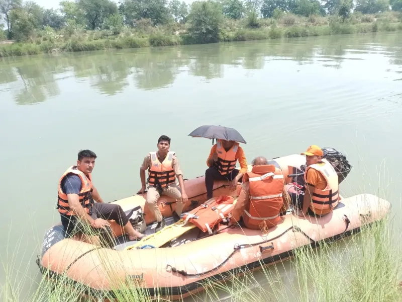 सीतापुर: SDRF और POLICE ने चलाया जॉइंट ऑपरेशन, तीसरे दिन शारदा सहायक नहर से लापता बच्चे का शव बरामद