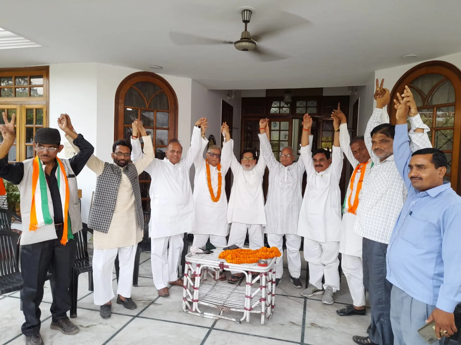 बरेली : कर्नाटक चुनाव में कांग्रेस की जीत पर मनाया जश्न