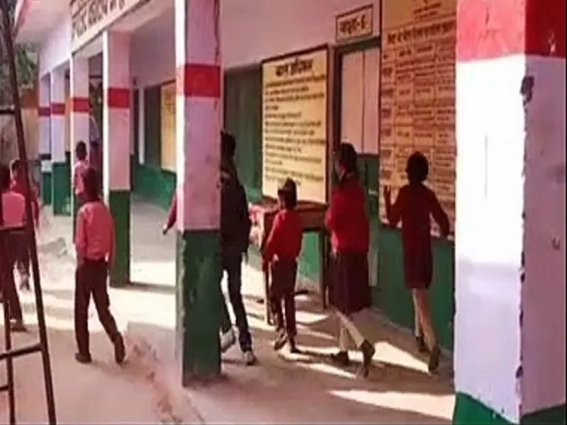 अयोध्या: मंडल के प्रत्येक जिले से चिह्नित किए जायेगें पांच-पांच परिषदीय स्कूल, तय किये गए मानक 