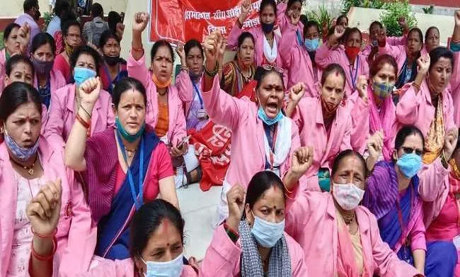 रुद्रपुर: मानदेय नहीं मिलने से आशा कार्यकत्रियां आक्रोशित