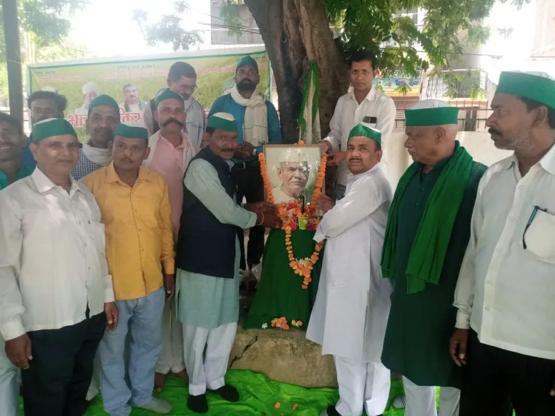अयोध्या: पुण्यतिथि पर याद किए गए चौधरी महेंद्र सिंह टिकैत