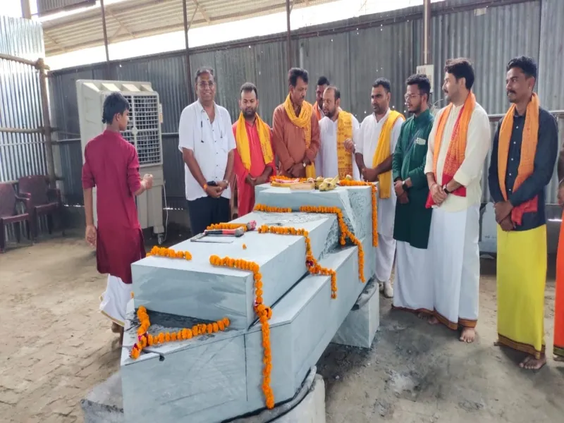 अयोध्या : क्षमा याचना पूजन के बाद श्यामशिला पर रामलला की मूर्ति की तराशी शुरू