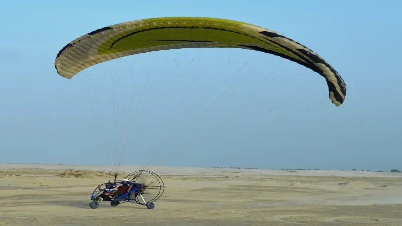 अयोध्या : 1500 खर्च कर 15 मिनट तक करें पैराग्लाइडिंग, हुई शुरुआत  