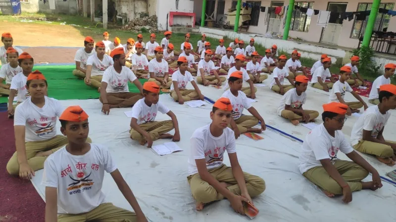 बस्ती : शोभायात्रा और शौर्य प्रदर्शन के साथ आर्य वीर दल का शिविर सम्पन्न