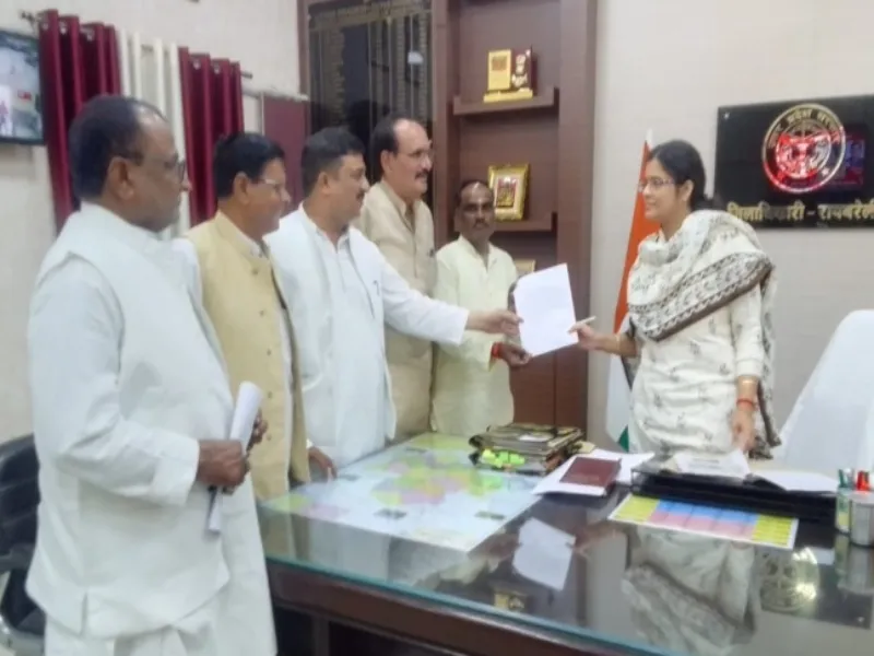 UP Nikay Chunav 2023 : मतगणना में कांग्रेस ने जताई धांधली की आंशका, DM को सौंपा ज्ञापन 