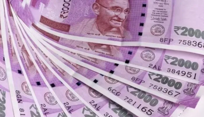 2000 Note Update News : Fatehpur में दो हजार के नोट पर डलवाना होगा एक हजार का फ्यूल, जानें- वजह