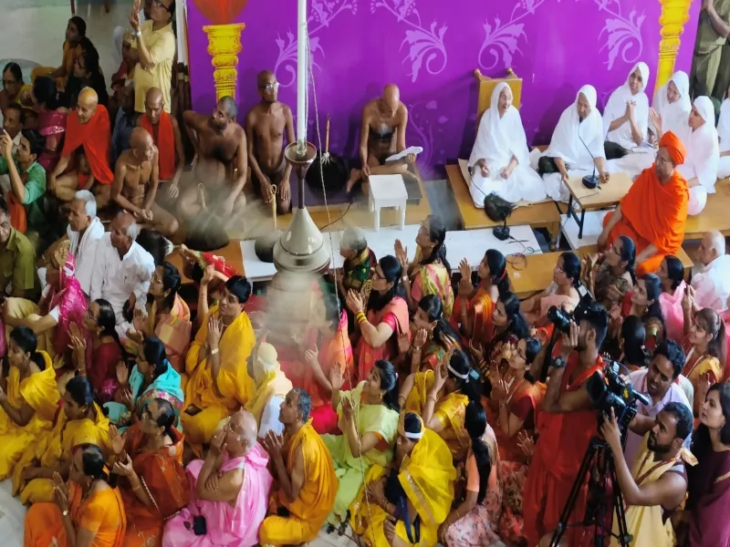 अयोध्या में भगवान ऋषभदेव का मस्तकाभिषेक संपन्न