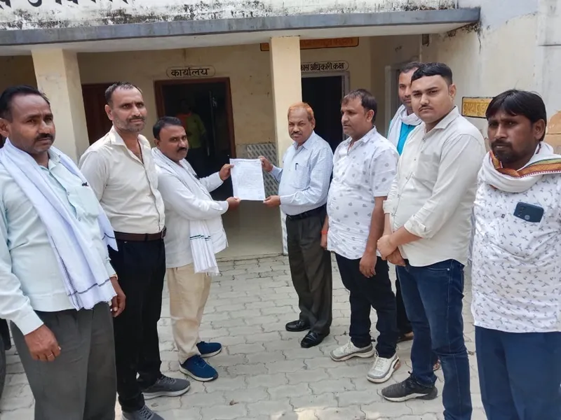 रायबरेली : नाराज प्रधानों ने तहसीलदार के विरुद्ध डीएम को भेजा ज्ञापन, एक दिन पहले हुआ था विवाद