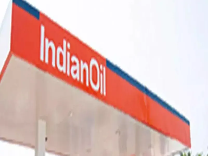 सीतापुर: इंडियन आयल के पेट्रोल पंप पर हो रही घटतौली, शिकायत पर ग्राहकों से अभद्रता करने का आरोप 